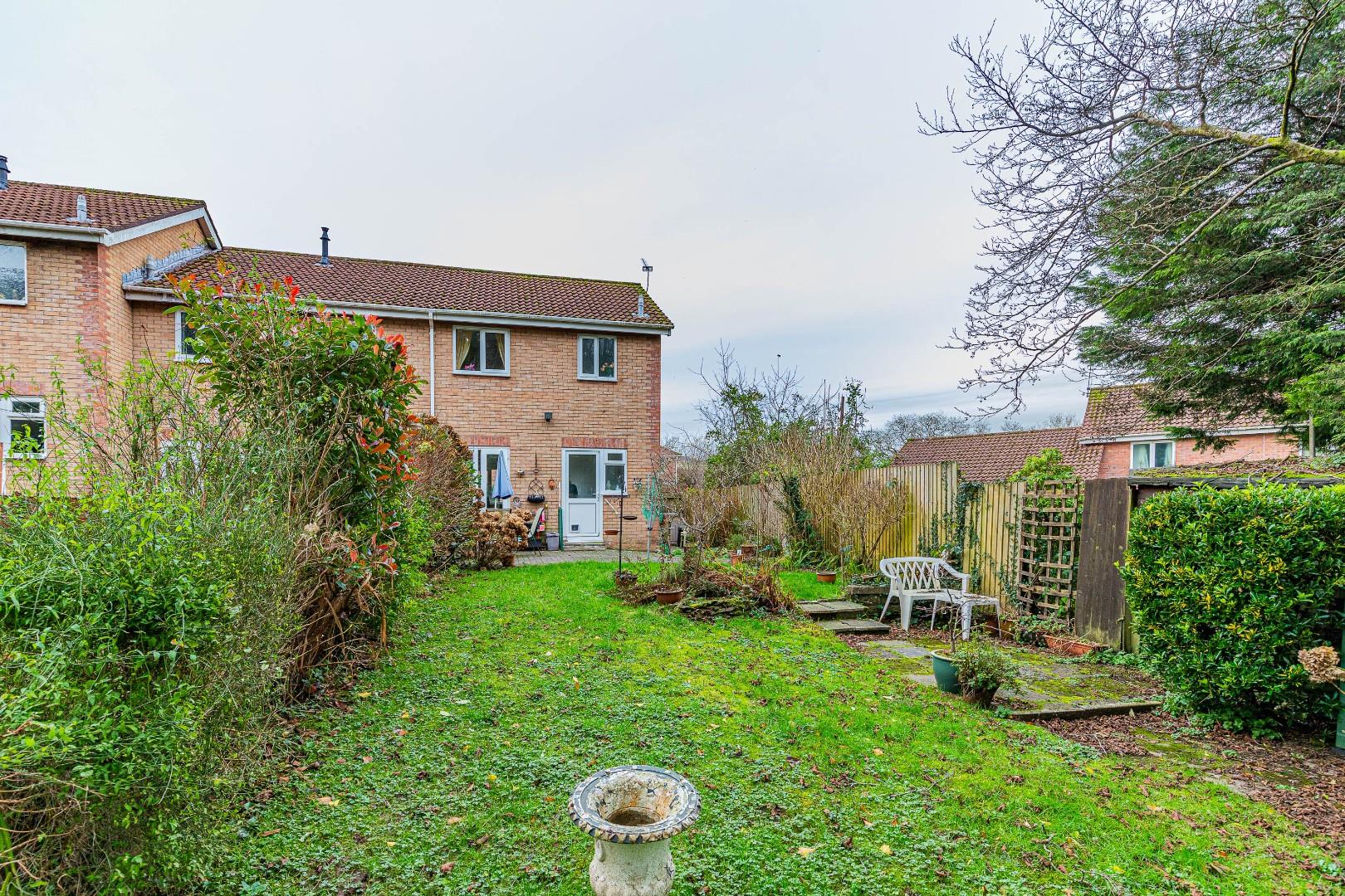 Pinecrest Drive, Thornhill, Cardiff — photograph 2